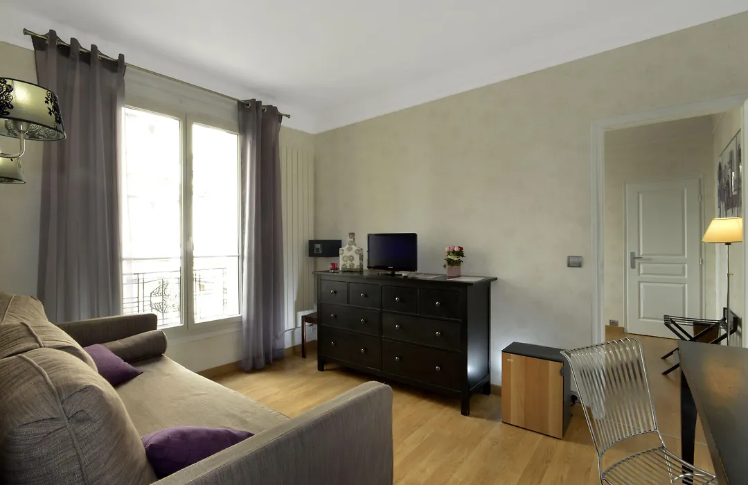 Carladez Cambronne-1
